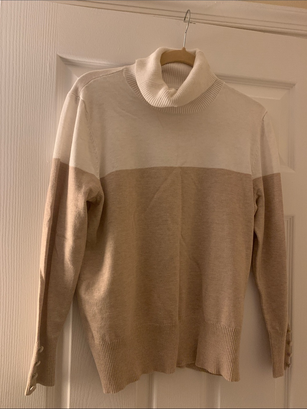 Women's Two-Tone Turtleneck Sweater in Cream and Tan